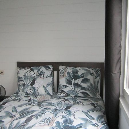 Le Petit Chalet Resteigne Extérieur photo
